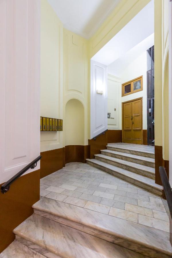 Rettifilo Family Apartment By Wonderful Italy Naples Extérieur photo